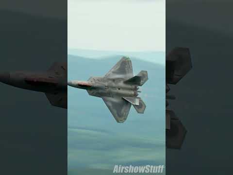 Load video: Lockheed Martin F22 Raptor